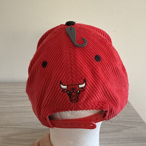 Chicago Bulls Ultra Game Snapback Red Corduroy NBA Basketball Embroidered Cap - Picture 4 of 7